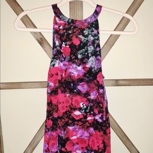 BB Dakota sleeveless floral top
